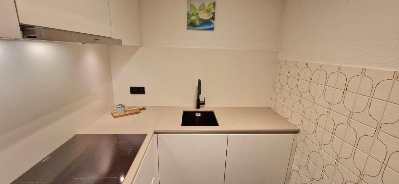 Modern Appartement Met Frontaal Zeezicht En Prive Parking นอคเคอ-เฮสท์ ภายนอก รูปภาพ