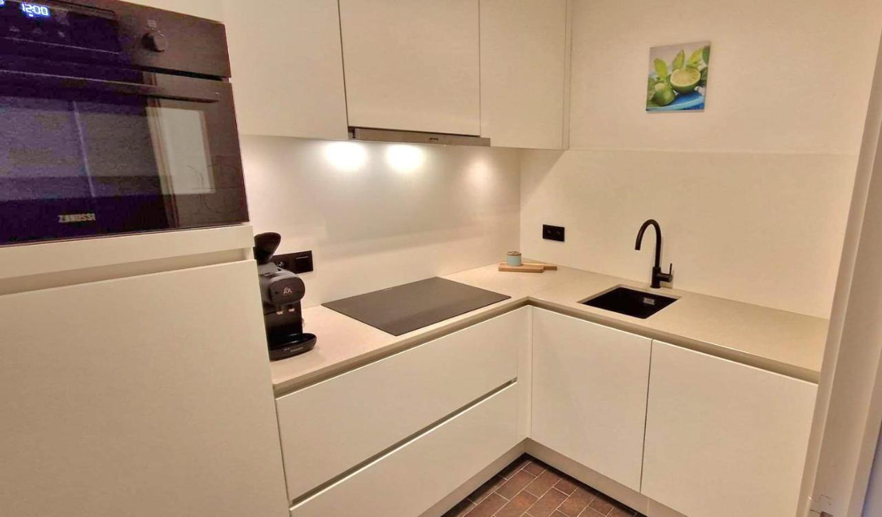 Modern Appartement Met Frontaal Zeezicht En Prive Parking นอคเคอ-เฮสท์ ภายนอก รูปภาพ